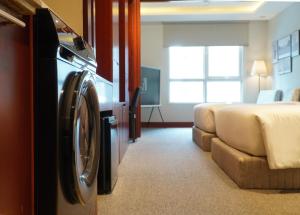 The Manor 2 - Twin Room, Free Rooftop Pool, near CBD