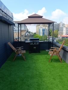 Urban Eden Studio - Rooftop Terrace