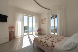 My Exclusive Italy - Villa by the beach with sea-view and Luxury amenities