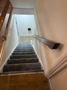 Spacious 6 Bedroom Home for Large Families & Contractors