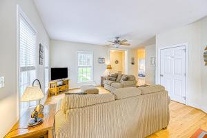 Lake Lovers Delight - Lakefront home with private dock & pool table - dogs OK