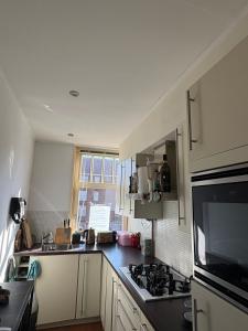 Sunny two-bedroom at the heart of Amsterdam East