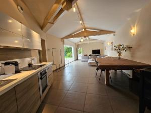 Maisonette with a view near CERN, Palexpo and Airport