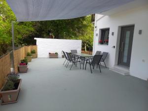Velania House 2