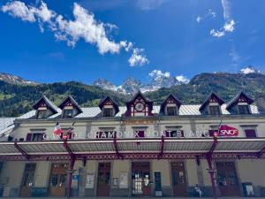 Chamonix studio vue Montblanc - Jardin terrasse et parking