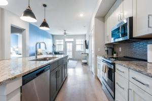 Landing Incredible 2BD Gym Pool