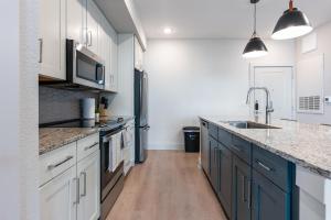 Landing Incredible 2BD Gym Pool