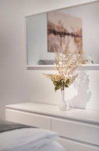 Moss & Gold Neu-Ulm - BRIGHT Collection - Studio für 3 mit Parkplatz, Küche, Arbeitsplatz
