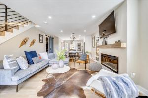 Experience breathtaking mountain views at Tenmile Viewhouse