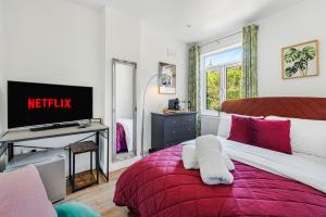 House near Nottingham City Centre - Groups & Contractors