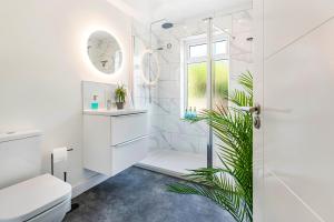 House near Nottingham City Centre - Groups & Contractors