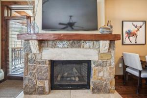 Experience Water House on Main 5104 with resort amenities