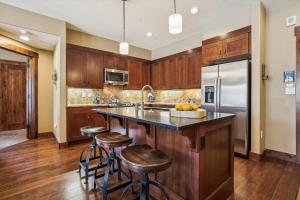 Experience Water House on Main 5104 with resort amenities