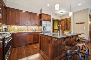 Experience Water House on Main 5104 with resort amenities