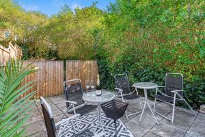 House near Nottingham City Centre - Groups & Contractors