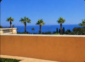 Cap Esterel Appart T2 Vue Mer Climatisé 4-5 personnes - Proche Plage et Commerces avec jardin, Parking gratuit, WiFi, 5 acces piscine -