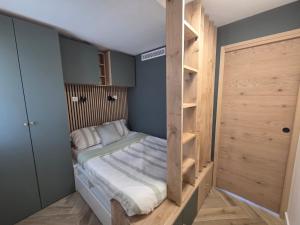 Cap Esterel Appart T2 Vue Mer Climatisé 4-5 personnes - Proche Plage et Commerces avec jardin, Parking gratuit, WiFi, 5 acces piscine -