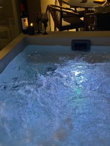 Artion Jacuzzi Villa Nikiti