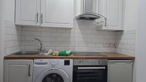 Lovely Boutique Modern Studio Flat Entire Place