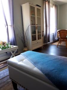 Willow and Vine Niagara Homestay Retreat