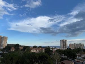 Espectacular apartamento en zona privilegiada con vistas panorámicas al mar y a la ciudad de Alicante