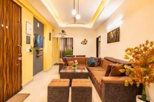 Santa Fe 1BHK Cityview by Homeyhuts