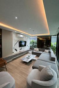Lloyd Condo with Rooftop Pool near RCA Thonglor