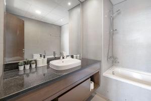 Full view of Canal l Luxury Downtown Apartment