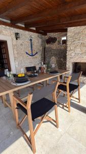 Villa Angela- Romantic stone retreat