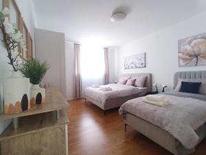 Zara Central Apartment - Old Town & balcony