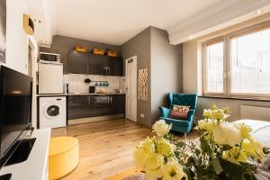 PiotrApartments - Central Warsaw - Walk Everywhere in Central Warsaw