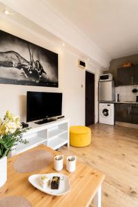 PiotrApartments - Central Warsaw - In the Heart of Warsaw