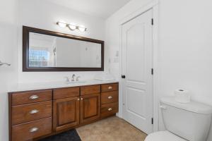 Spacious 4BR Family Retreat w- Game Room 10p