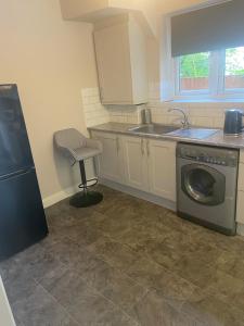 3 bed house Winchster Road Chingford sleep 5 people 3 beds