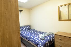 Spacious 6 BR Home in Handsworth wood