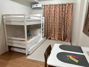 Puy-anan Stays - The Loop Towers