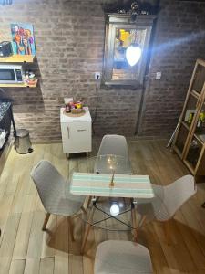 Loft con patio frente a Mercado San Telmo, 2 baños