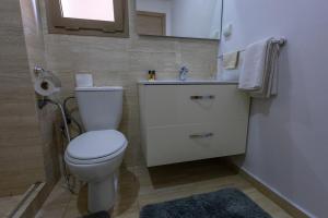 Luxury Apartment with Garden, Pool, and Golf Course