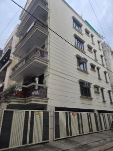 Spacious 3BHK in Hauz Khas Walk to Village &Cafes