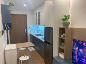 Stylish Skyline Apartment for Couples Near Keangnam Landmark72 Hanoi Vietnam