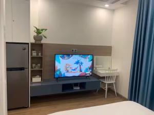 Stylish Skyline Apartment for Couples Near Keangnam Landmark72 Hanoi Vietnam
