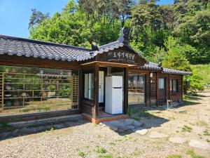 Tohyang Traditional House