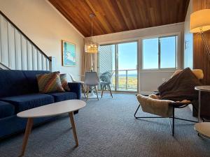 Oceanfront Studio with Loft - amazing views!