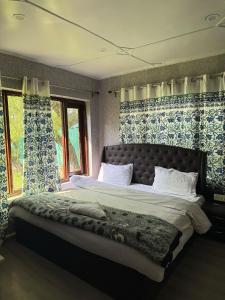 Zabaish Riverside Cottage