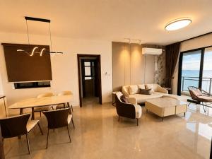 Blue Horizon Suites by Forest City