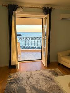 Iconic Sveti Stefan Island View Luxury - 3BR - Terrace - Frontline Beach Access - Free Parking