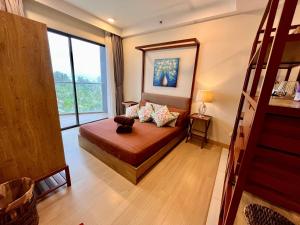 Seaview, Poolview- Timurbay Seafront Residence
