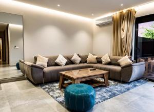 Luxury Apartment with Terrace, Imi Ouaddar