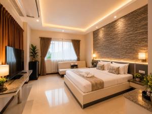 Ree- Riverside hotel