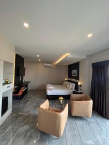 The Room Boutique Hotel